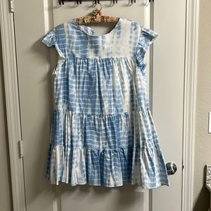 Cute midi dress purchased from Dillards and only worn once.